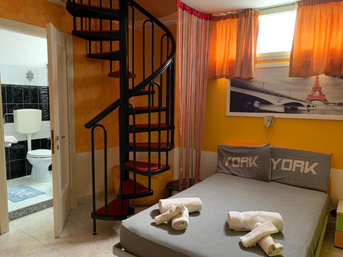 Chez Babette Hotel Quartu SantʼElena Екстериор снимка